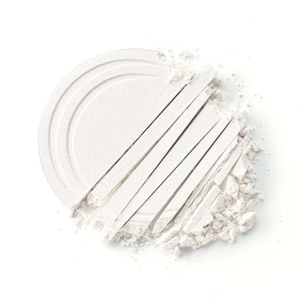ESSENCE-TUDO SOBRE O BRILHO SUAVE! Pó compacto à prova d'água 8 g.-DrShampoo - Perfumaria e Cosmética