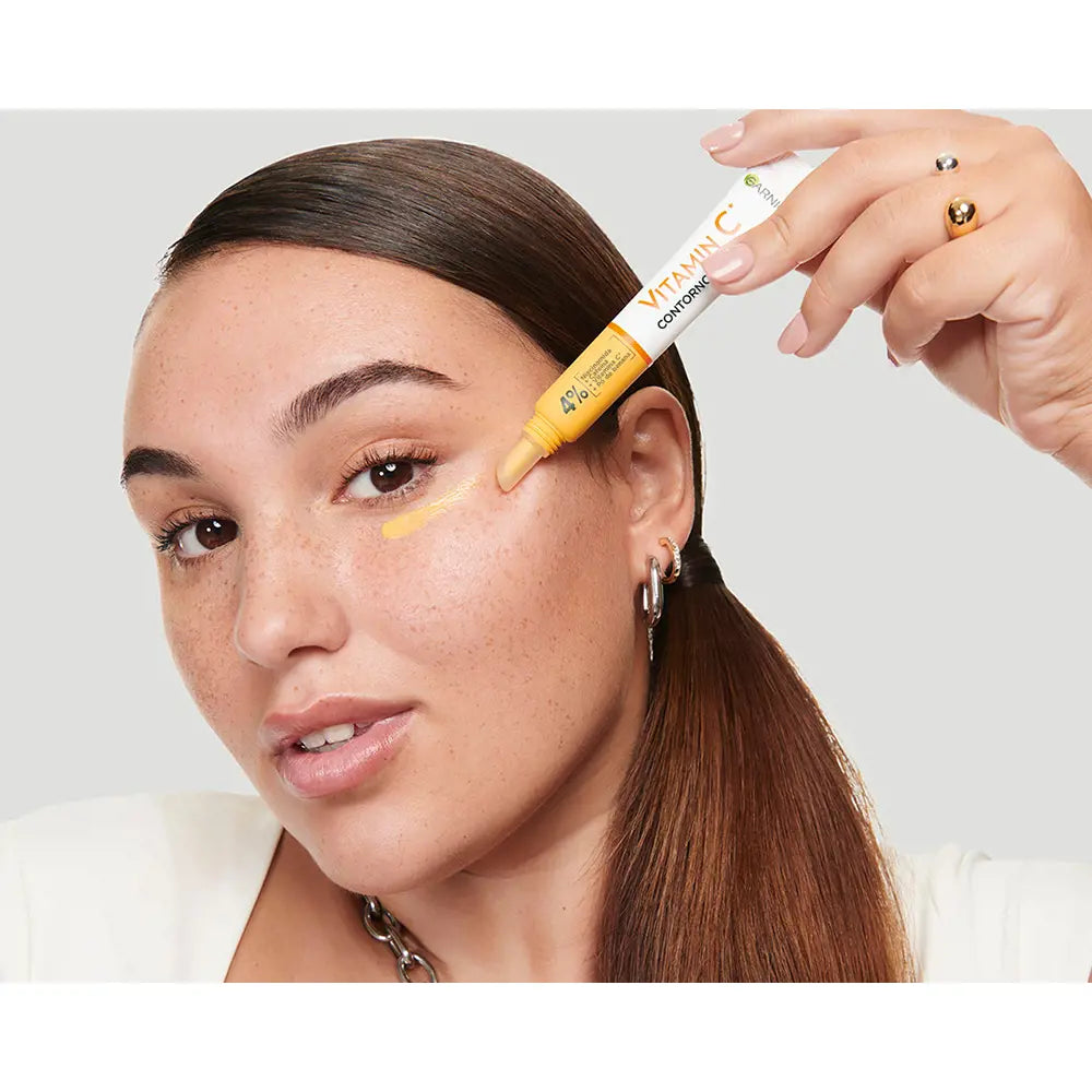 GARNIER-SKINACTIVE VITAMINA C creme iluminador contorno de dois olhos 15 ml-DrShampoo - Perfumaria e Cosmética