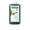 Shampoo anti-caspa reequilibrante e de tratamento GALANGA 400 ml.